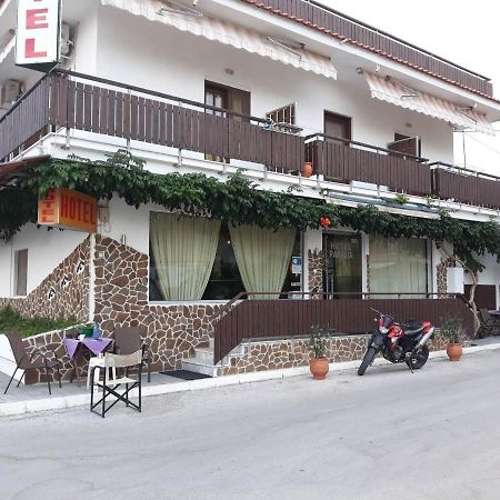 Hotel Paralia 네아 카르발리 외부 사진