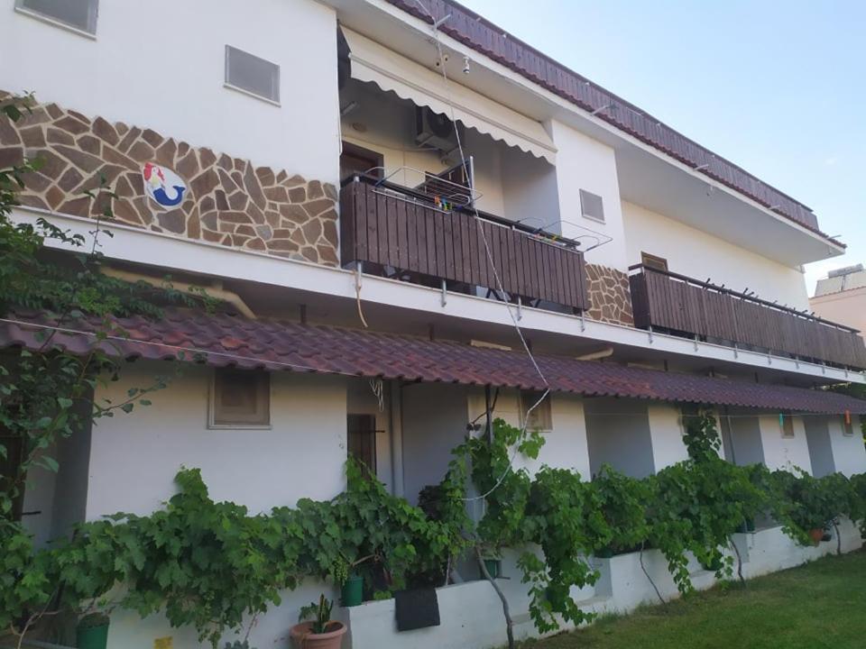 Hotel Paralia 네아 카르발리 외부 사진
