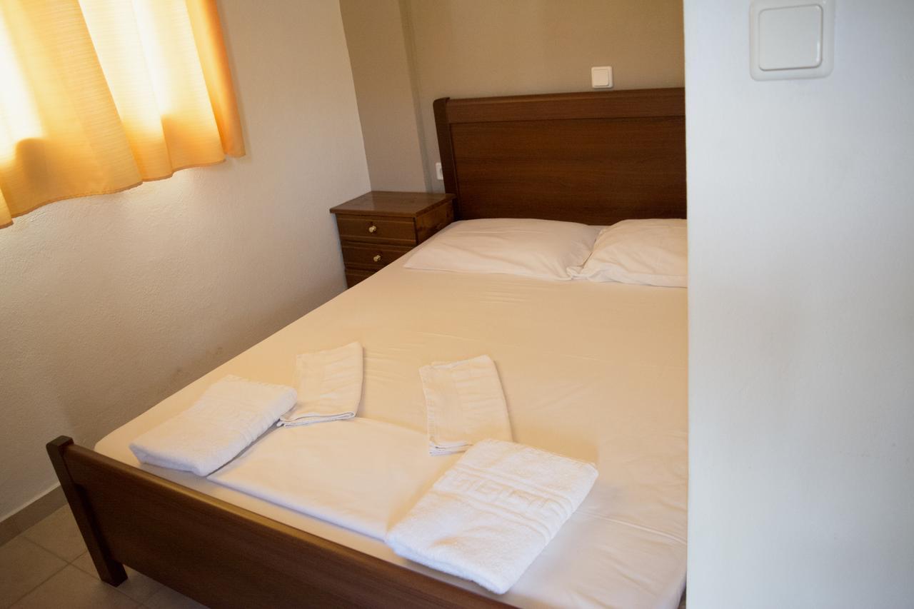 Hotel Paralia 네아 카르발리 외부 사진