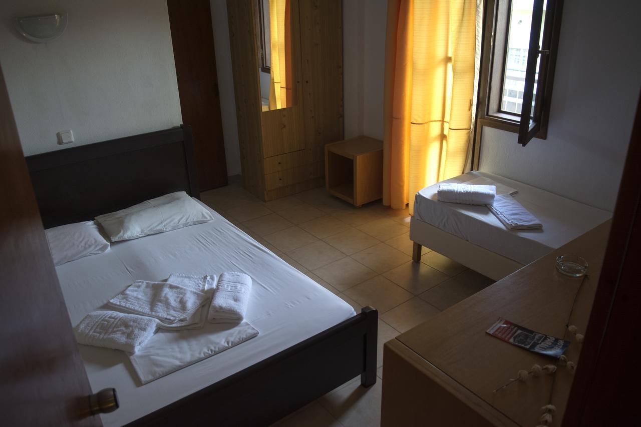 Hotel Paralia 네아 카르발리 외부 사진