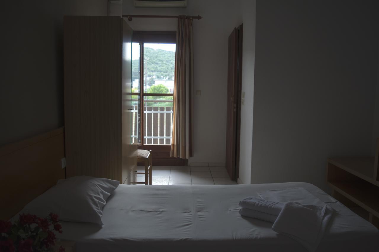 Hotel Paralia 네아 카르발리 외부 사진