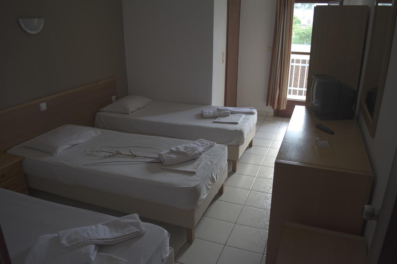 Hotel Paralia 네아 카르발리 외부 사진