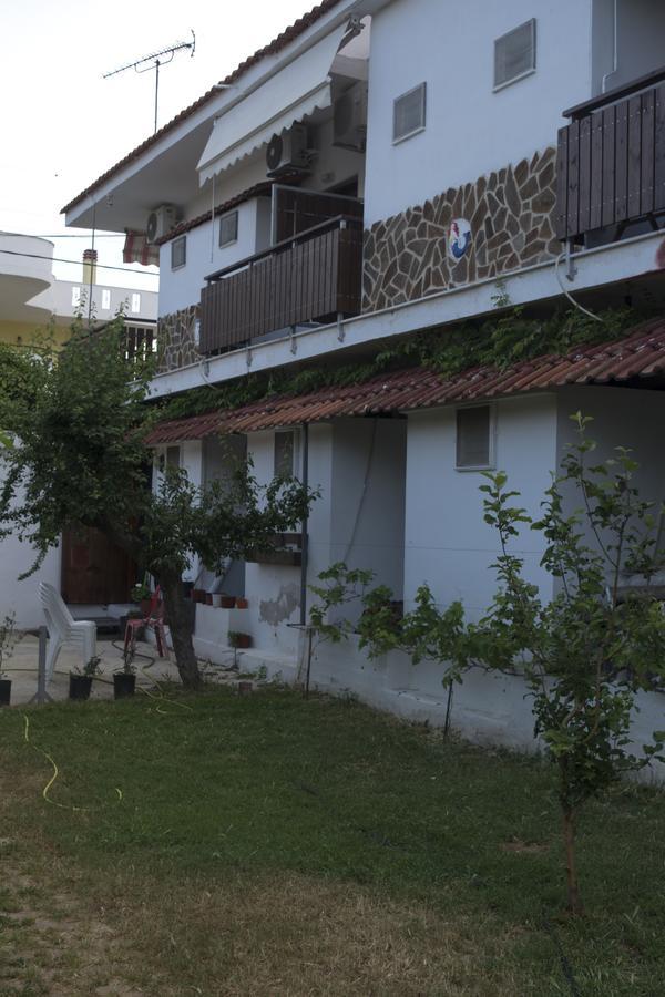 Hotel Paralia 네아 카르발리 외부 사진