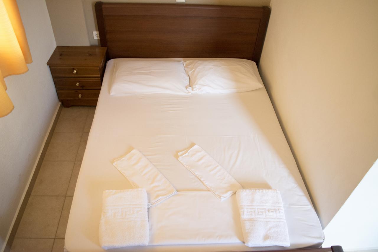 Hotel Paralia 네아 카르발리 외부 사진