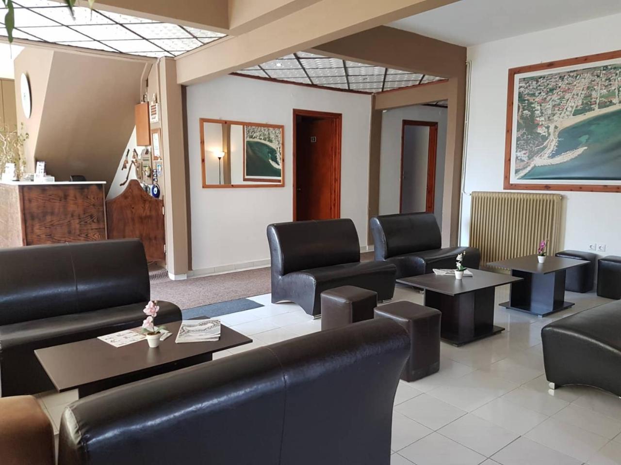 Hotel Paralia 네아 카르발리 외부 사진