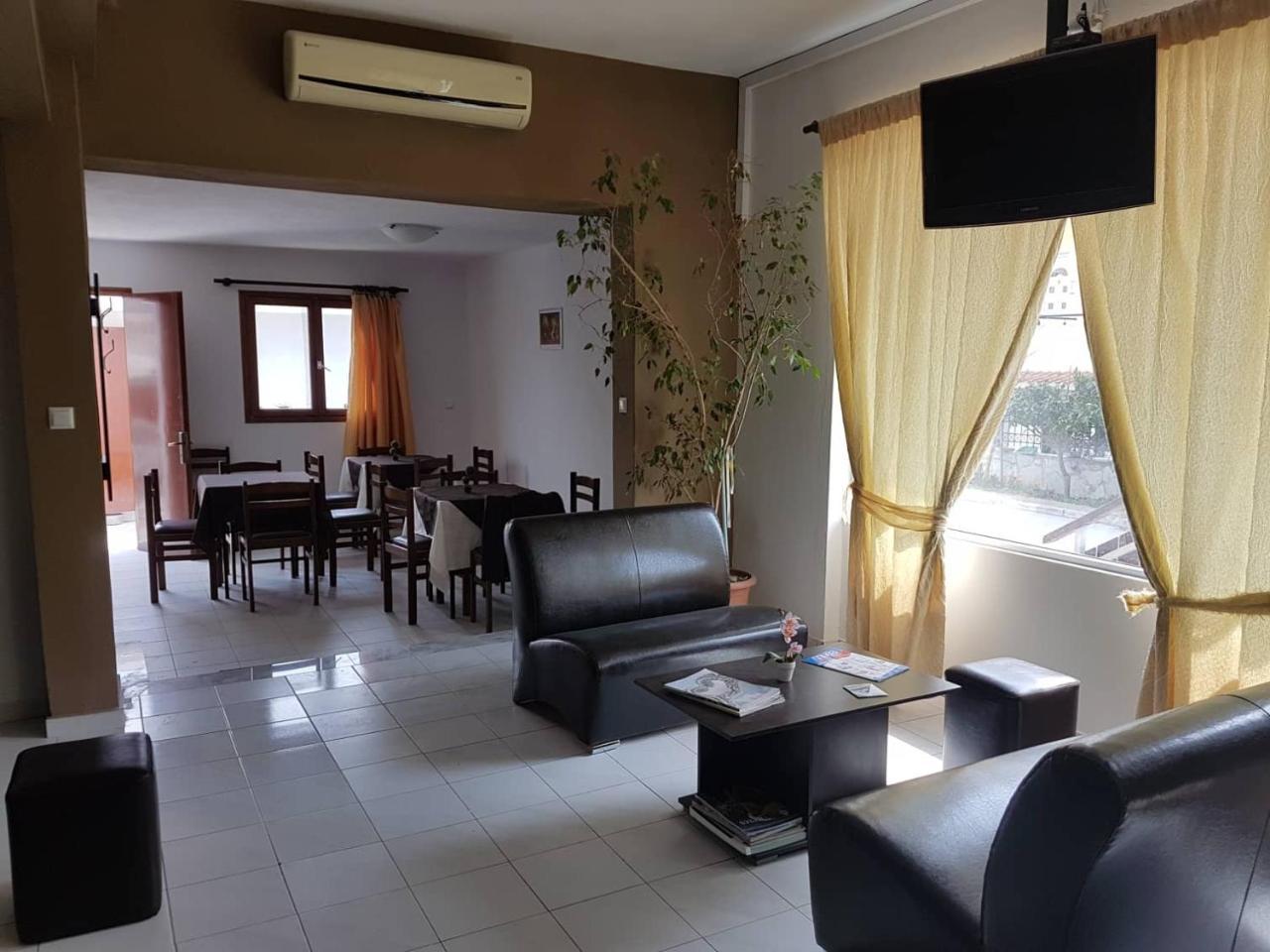 Hotel Paralia 네아 카르발리 외부 사진